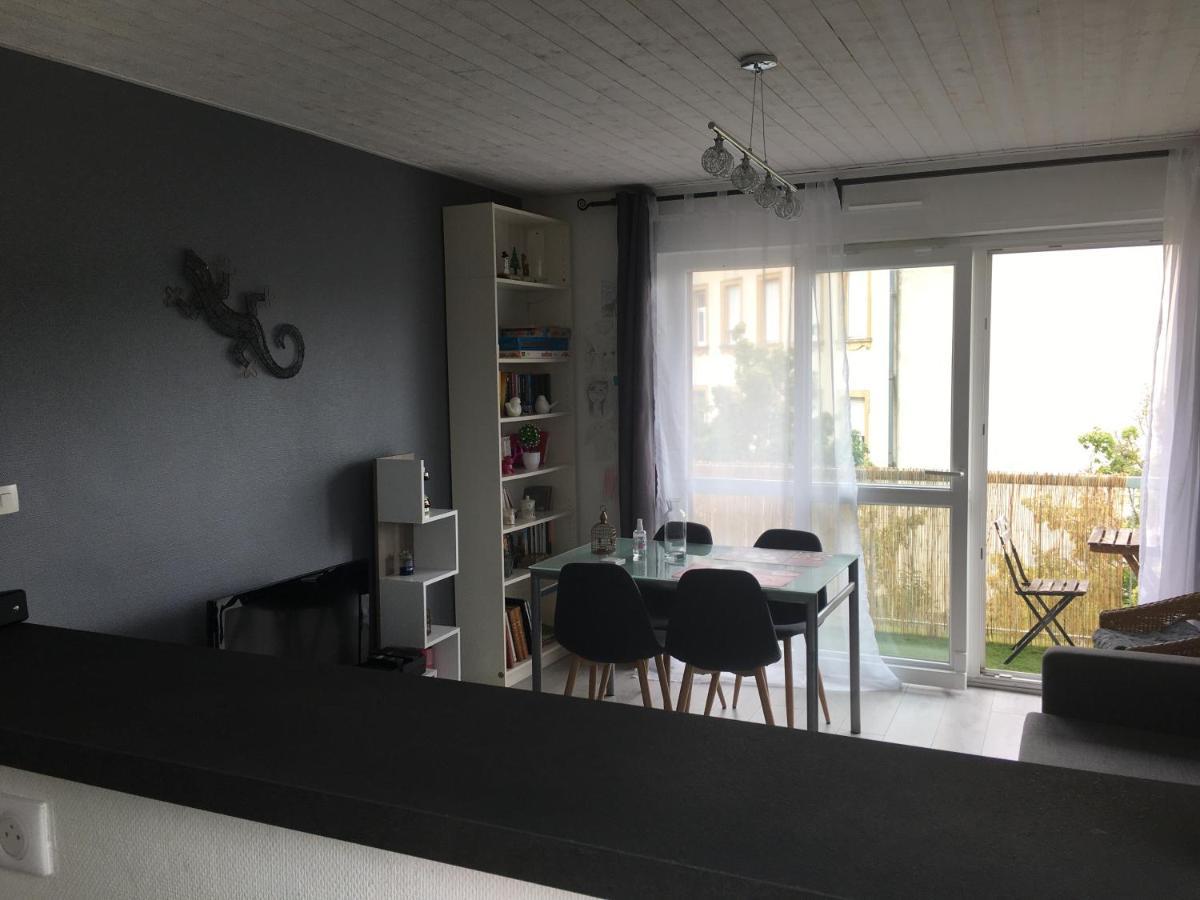 2 Pieces - Quartier Calme - Parking Gratuit Apartment